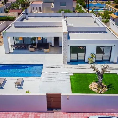Mi Luna Villa *