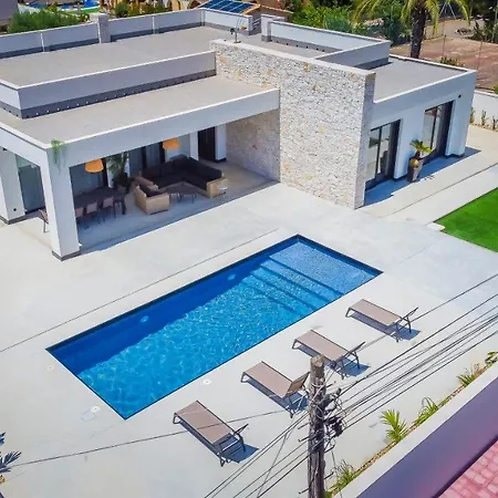 Mi Luna Villa